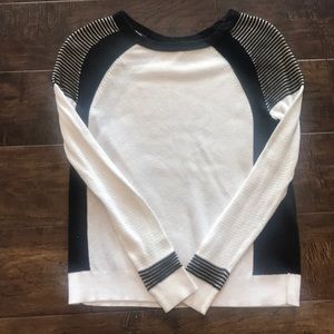 AE Light Sweater